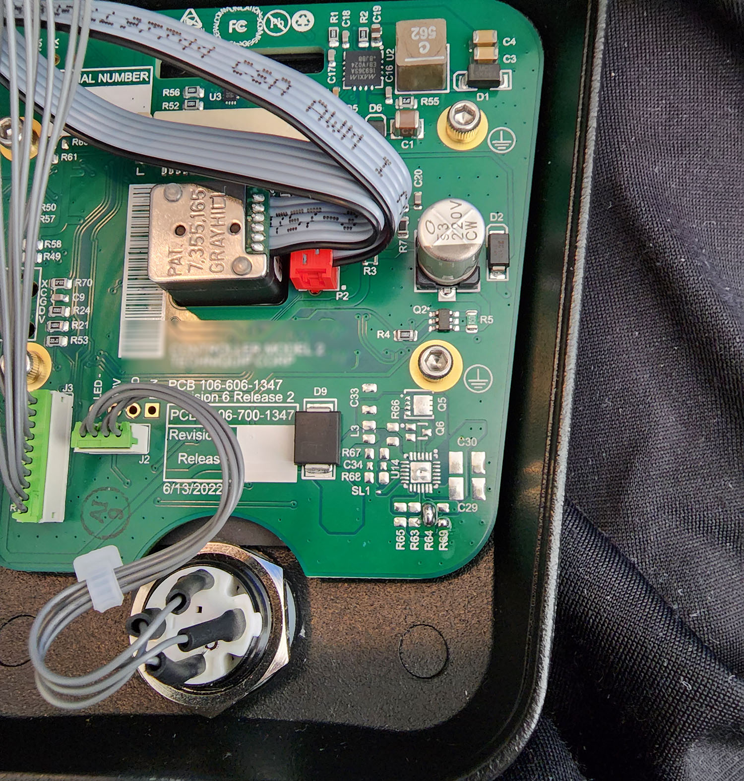 Lighting control unit for precion lab equipment